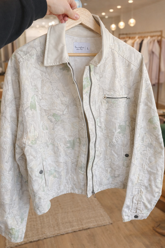 CREAM-Collared Camo Zip up Jean Jacket